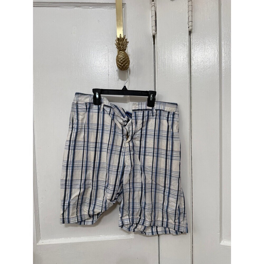 Croft & Barrow men’s size 36 blue and white plaid shorts